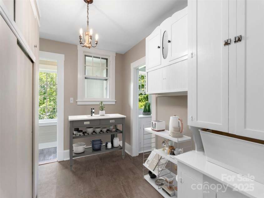 50 Skyland Terrace, Canton, NC 28716.  MLS# CAR4274461, YatesRealty ID 30918. 