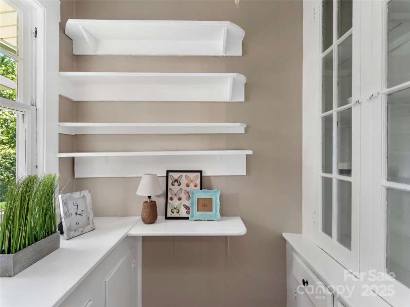 50 Skyland Terrace, Canton, NC 28716.  MLS# CAR4274461, YatesRealty ID 30918. Craftsman Finishes