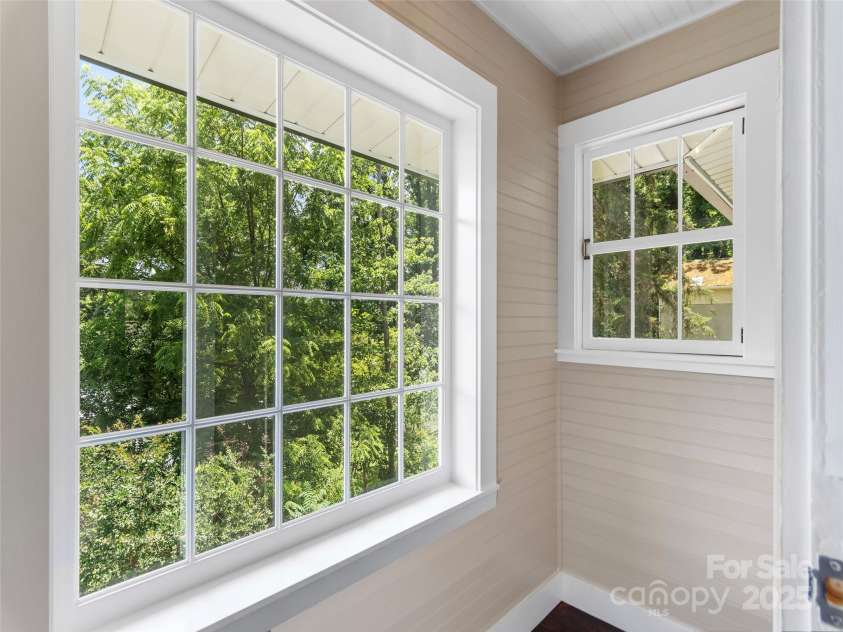 50 Skyland Terrace, Canton, NC 28716.  MLS# CAR4274461, YatesRealty ID 30918. Light abounds