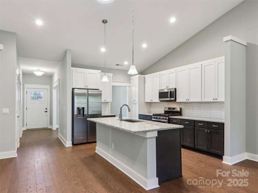 23 Cozy Cottage Way, Arden, NC 28704.  MLS# CAR4276854, YatesRealty ID 30919. Modern kitchen with modern appliances