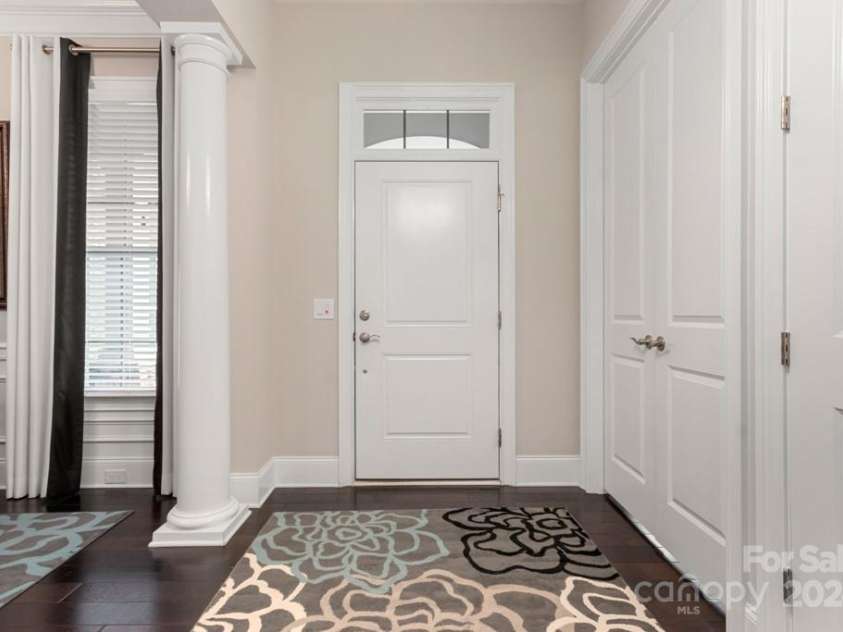 15814 Vale Ridge Drive, Charlotte, NC 28278.  MLS# CAR4166214, YatesRealty ID 3092. 