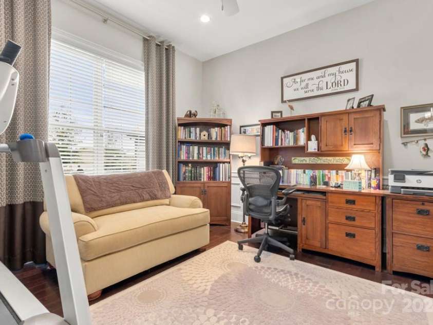 15814 Vale Ridge Drive, Charlotte, NC 28278.  MLS# CAR4166214, YatesRealty ID 3092. 