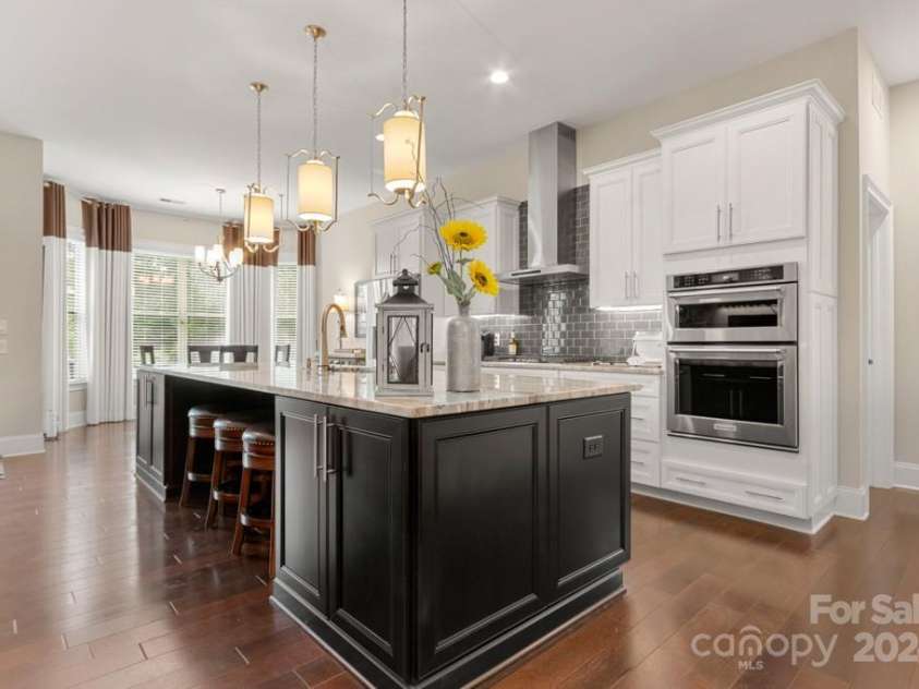 15814 Vale Ridge Drive, Charlotte, NC 28278.  MLS# CAR4166214, YatesRealty ID 3092. 