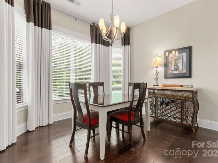 15814 Vale Ridge Drive, Charlotte, NC 28278.  MLS# CAR4166214, YatesRealty ID 3092. 