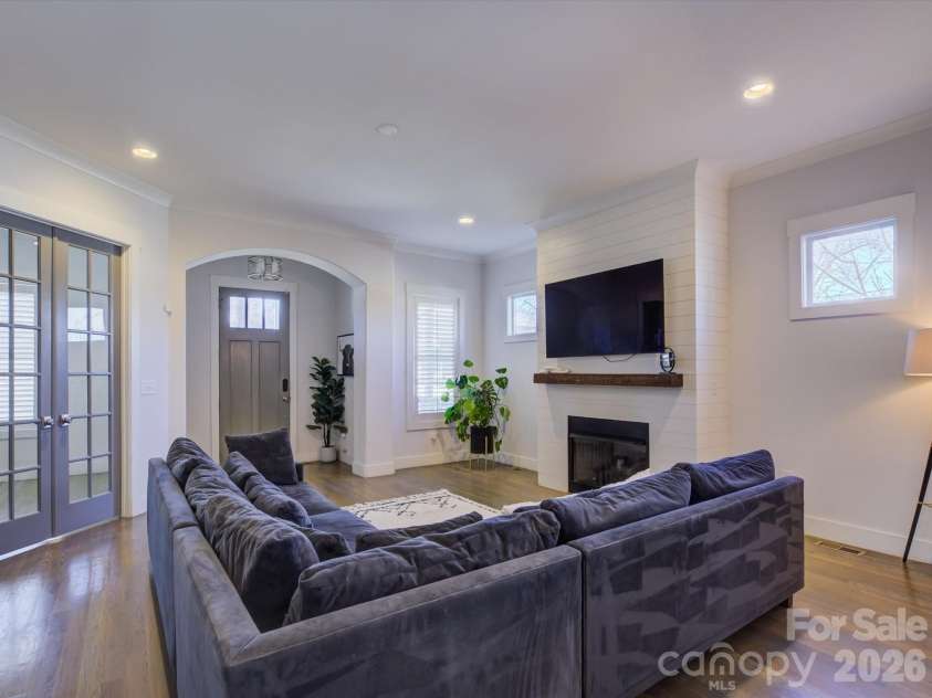 2574 Barry Street, Charlotte, NC 28205.  MLS# CAR4337759, YatesRealty ID 3092. 