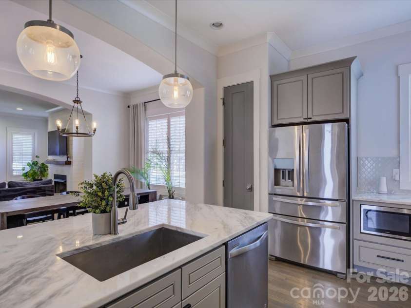 2574 Barry Street, Charlotte, NC 28205.  MLS# CAR4337759, YatesRealty ID 3092. 