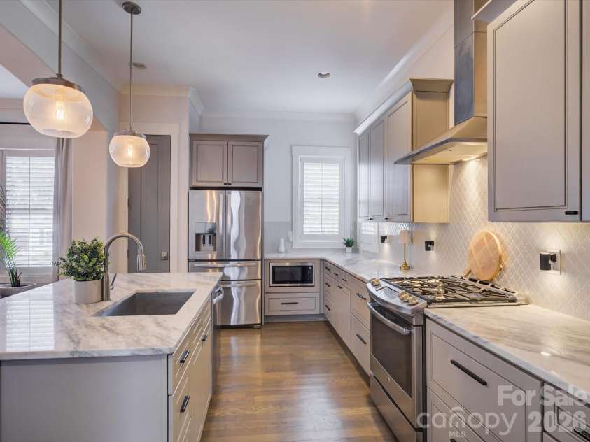 2574 Barry Street, Charlotte, NC 28205.  MLS# CAR4337759, YatesRealty ID 3092. 