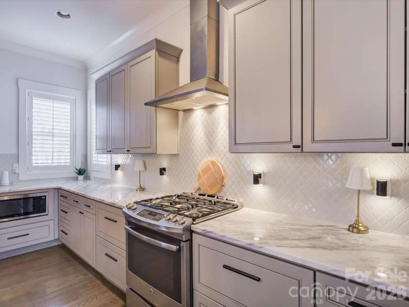 2574 Barry Street, Charlotte, NC 28205.  MLS# CAR4337759, YatesRealty ID 3092. 