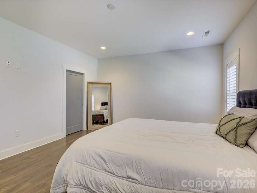 2574 Barry Street, Charlotte, NC 28205.  MLS# CAR4337759, YatesRealty ID 3092. 