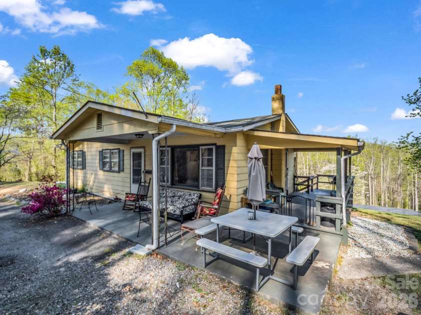 135 Jordan Road, Swannanoa, NC 28778.  MLS# CAR4390954, YatesRealty ID 30920. 
