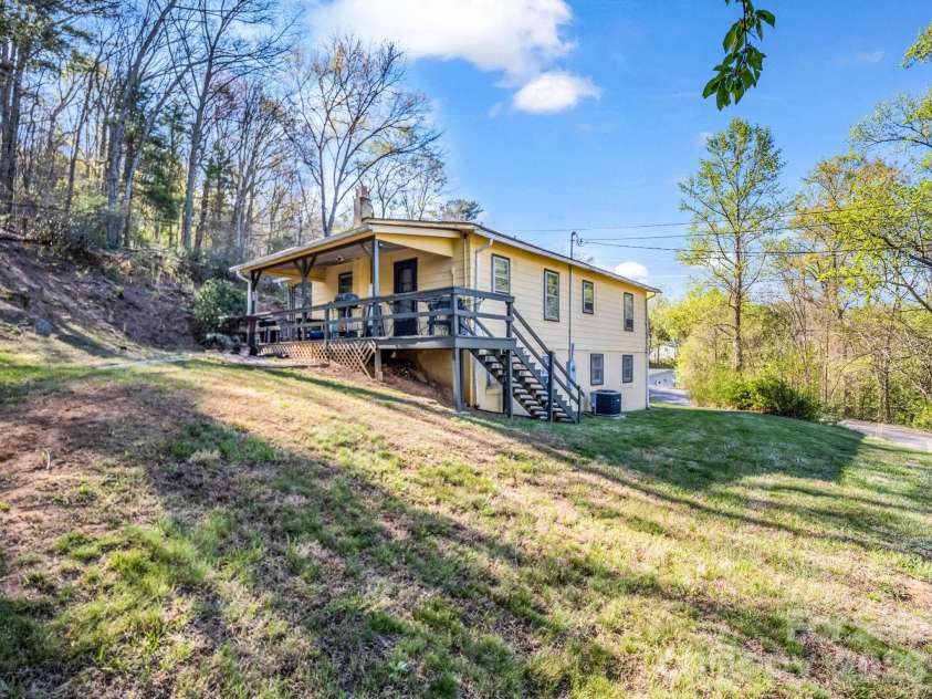 135 Jordan Road, Swannanoa, NC 28778.  MLS# CAR4390954, YatesRealty ID 30920. 