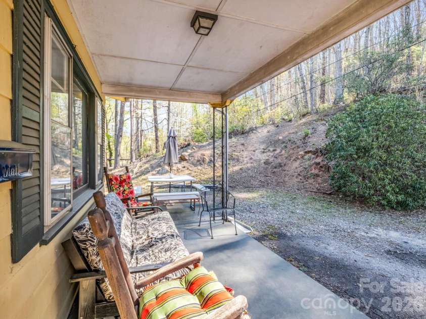135 Jordan Road, Swannanoa, NC 28778.  MLS# CAR4390954, YatesRealty ID 30920. 