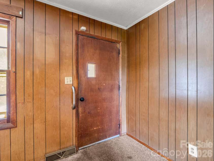 135 Jordan Road, Swannanoa, NC 28778.  MLS# CAR4390954, YatesRealty ID 30920. 
