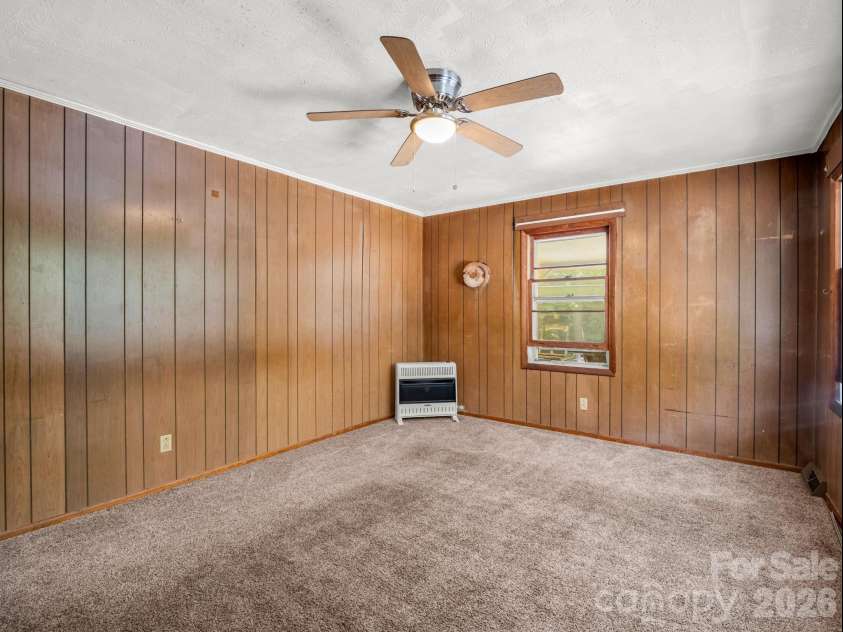135 Jordan Road, Swannanoa, NC 28778.  MLS# CAR4390954, YatesRealty ID 30920. 