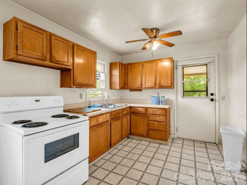 135 Jordan Road, Swannanoa, NC 28778.  MLS# CAR4390954, YatesRealty ID 30920. 