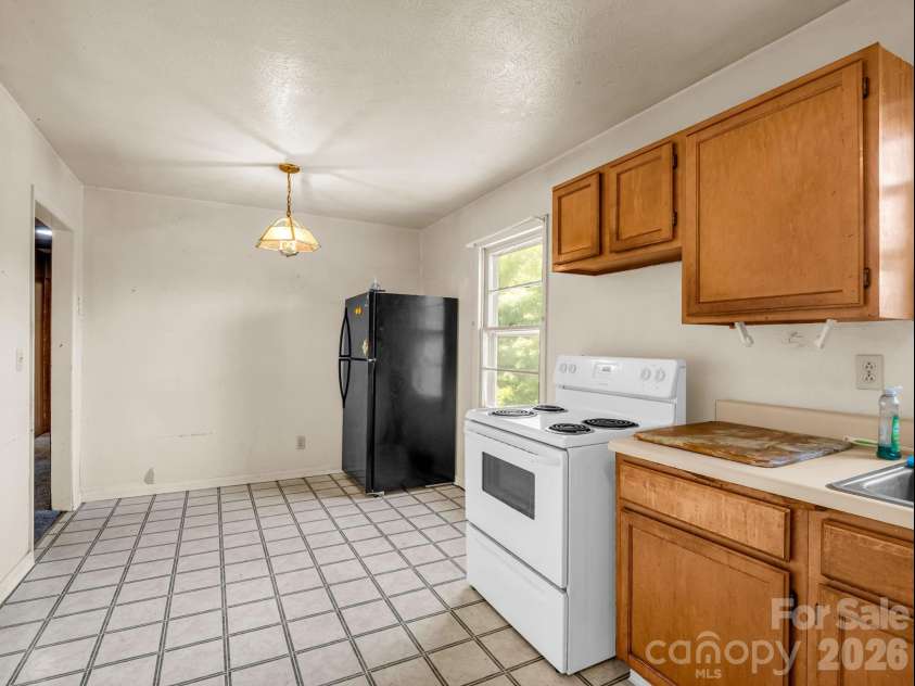135 Jordan Road, Swannanoa, NC 28778.  MLS# CAR4390954, YatesRealty ID 30920. 