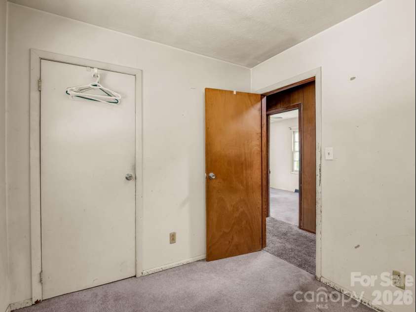 135 Jordan Road, Swannanoa, NC 28778.  MLS# CAR4390954, YatesRealty ID 30920. 