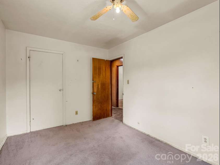 135 Jordan Road, Swannanoa, NC 28778.  MLS# CAR4390954, YatesRealty ID 30920. 