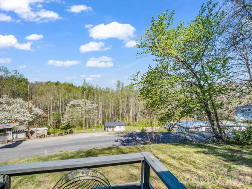 135 Jordan Road, Swannanoa, NC 28778.  MLS# CAR4390954, YatesRealty ID 30920. 