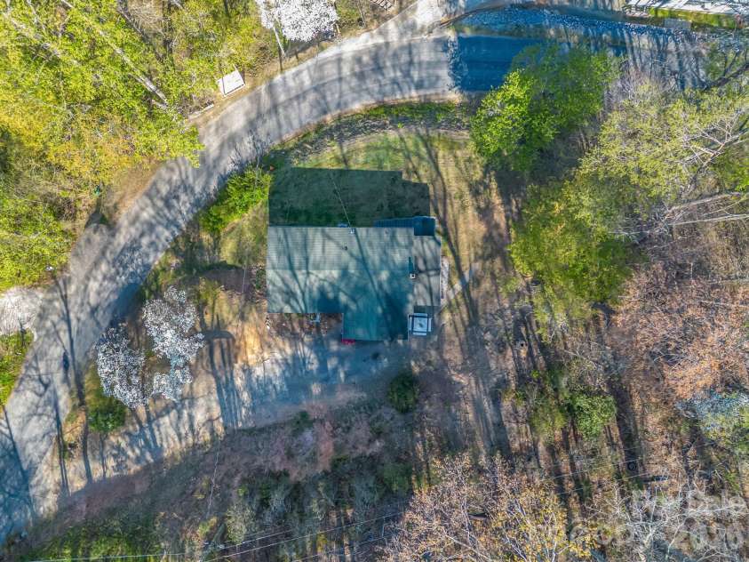 135 Jordan Road, Swannanoa, NC 28778.  MLS# CAR4390954, YatesRealty ID 30920. 