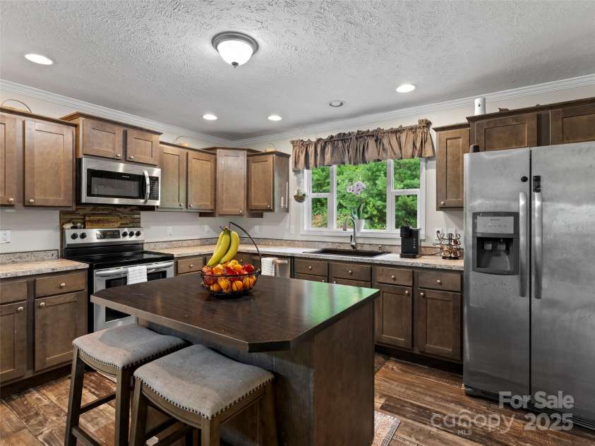 40 Sunset Heights, Canton, NC 28716.  MLS# CAR4279475, YatesRealty ID 30920. 