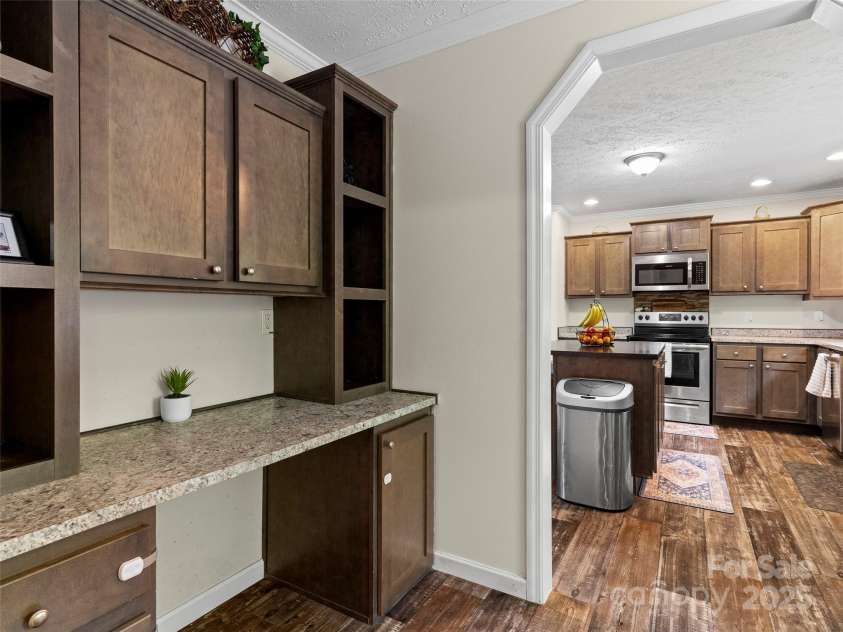 40 Sunset Heights, Canton, NC 28716.  MLS# CAR4279475, YatesRealty ID 30920. 