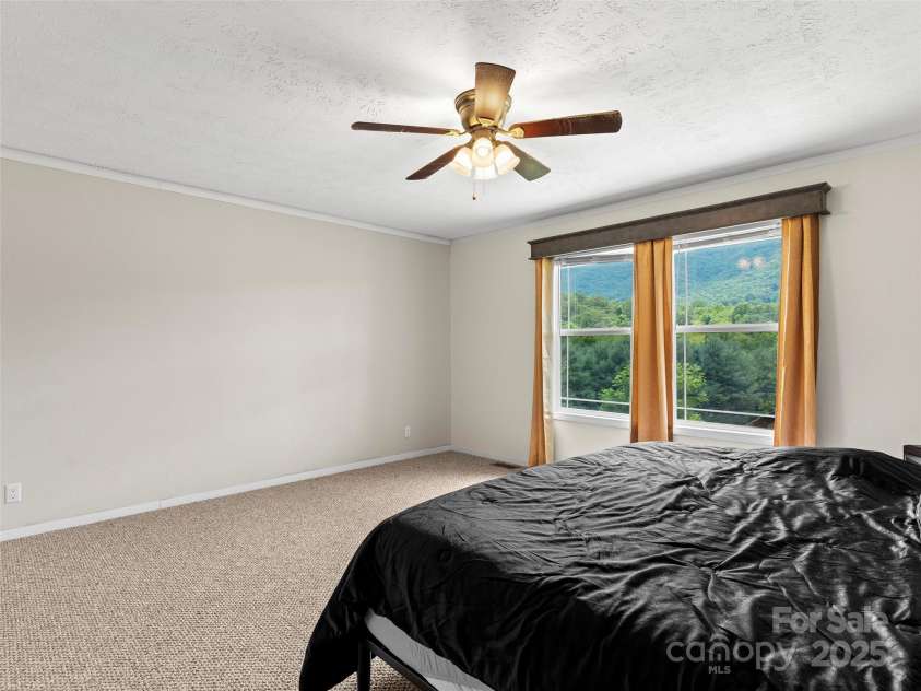 40 Sunset Heights, Canton, NC 28716.  MLS# CAR4279475, YatesRealty ID 30920. 