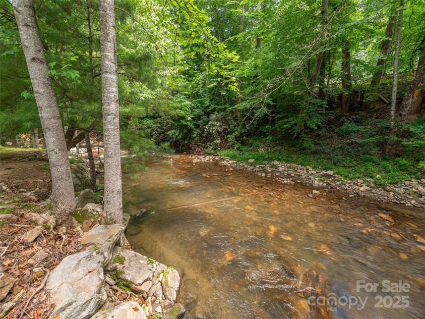 15 Breezy Creek Lane, Maggie Valley, NC 28751.  MLS# CAR4279649, YatesRealty ID 30921. 
