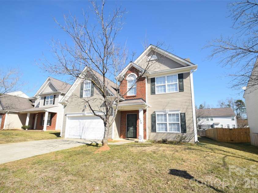 608 Wrayhill Drive, Charlotte, NC 28262.  MLS# CAR4345039, YatesRealty ID 30921. 