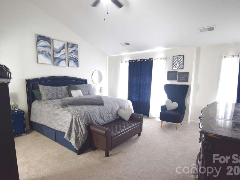 608 Wrayhill Drive, Charlotte, NC 28262.  MLS# CAR4345039, YatesRealty ID 30921. 