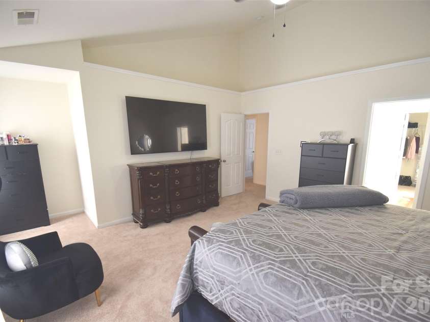 608 Wrayhill Drive, Charlotte, NC 28262.  MLS# CAR4345039, YatesRealty ID 30921. 