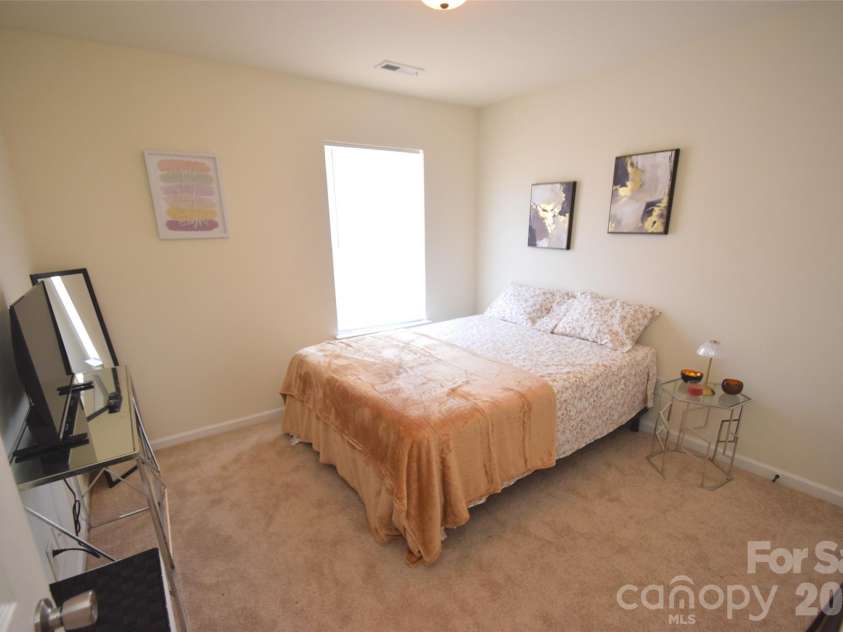 608 Wrayhill Drive, Charlotte, NC 28262.  MLS# CAR4345039, YatesRealty ID 30921. 