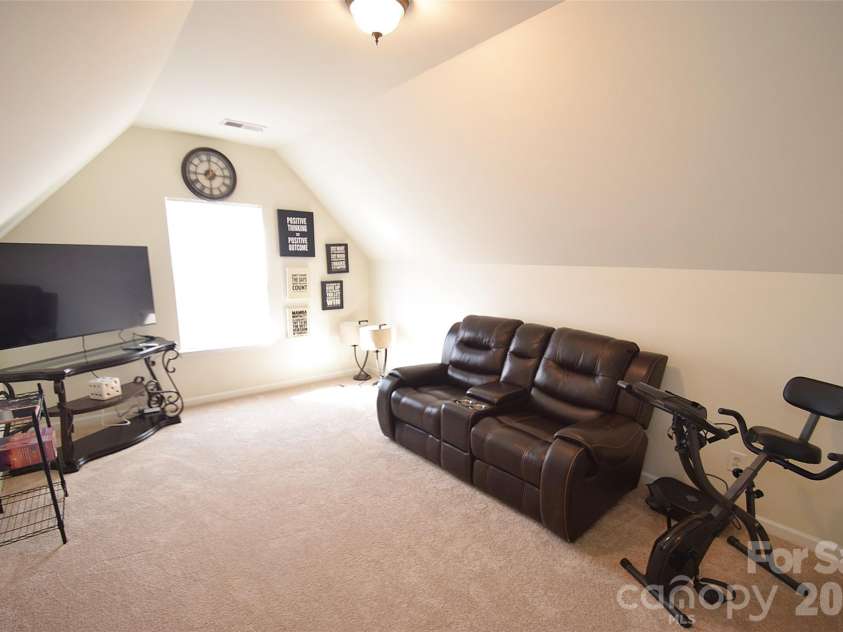 608 Wrayhill Drive, Charlotte, NC 28262.  MLS# CAR4345039, YatesRealty ID 30921. 
