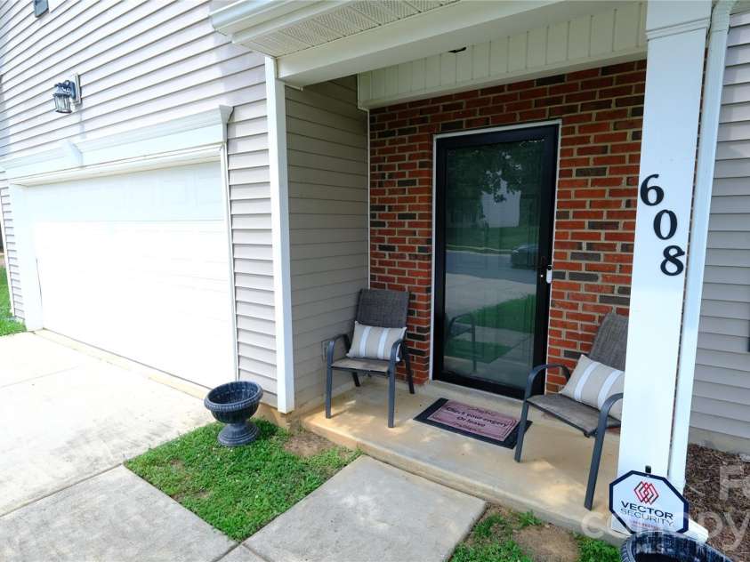 608 Wrayhill Drive, Charlotte, NC 28262.  MLS# CAR4345039, YatesRealty ID 30921. 