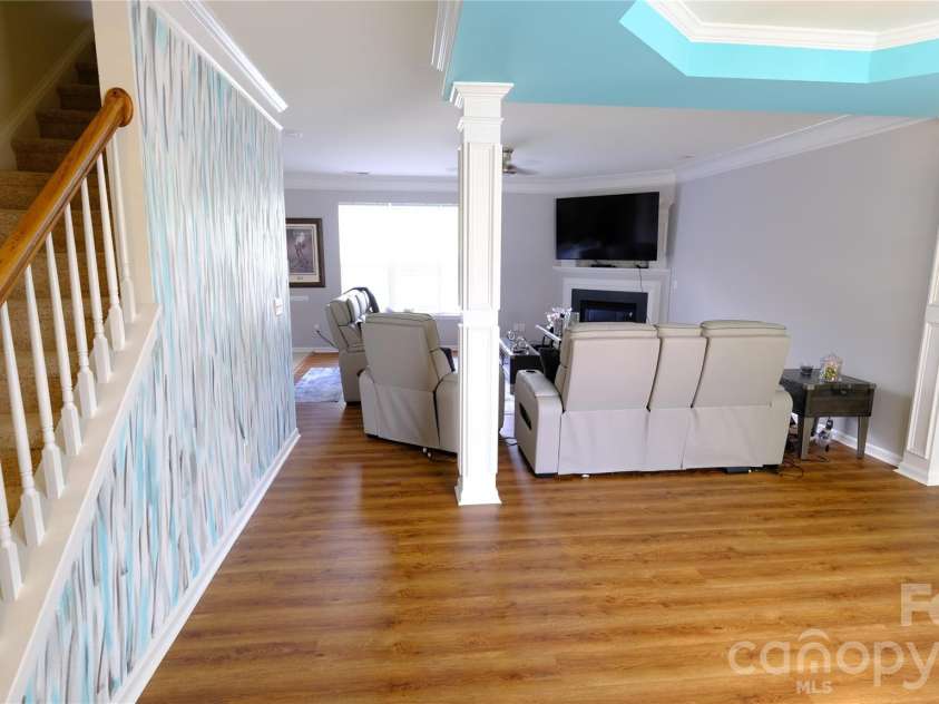 608 Wrayhill Drive, Charlotte, NC 28262.  MLS# CAR4345039, YatesRealty ID 30921. 