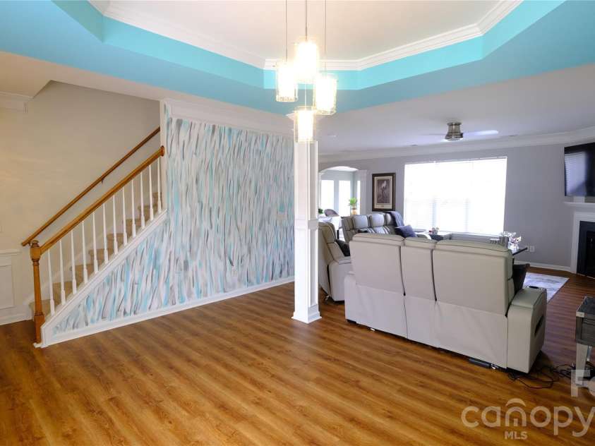 608 Wrayhill Drive, Charlotte, NC 28262.  MLS# CAR4345039, YatesRealty ID 30921. 