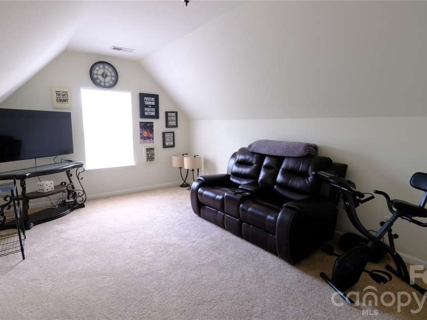 608 Wrayhill Drive, Charlotte, NC 28262.  MLS# CAR4345039, YatesRealty ID 30921. 