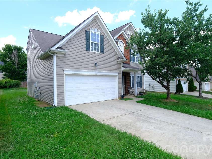 608 Wrayhill Drive, Charlotte, NC 28262.  MLS# CAR4345039, YatesRealty ID 30921. 