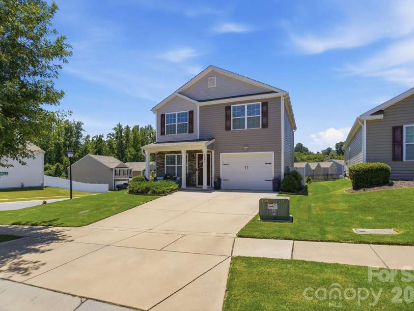 2757 Waybrook Drive, Dallas, NC 28034.  MLS# CAR4390040, YatesRealty ID 30922. 