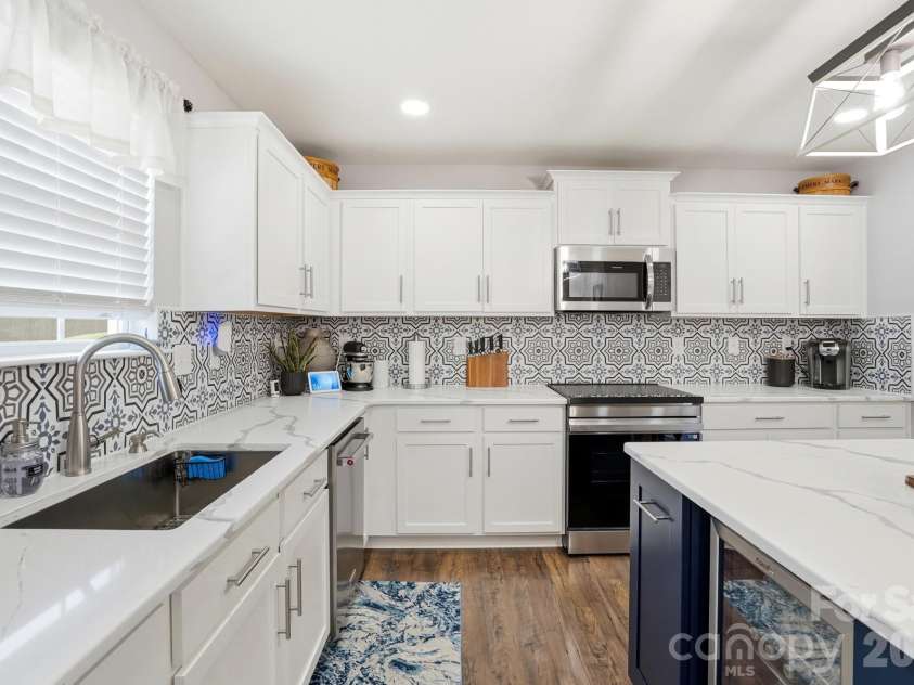 2757 Waybrook Drive, Dallas, NC 28034.  MLS# CAR4390040, YatesRealty ID 30922. 