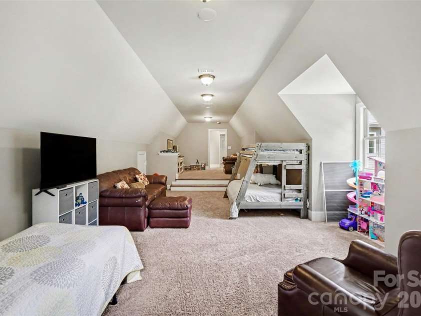 401 Yorkfield Drive, Shelby, NC 28150.  MLS# CAR4391429, YatesRealty ID 30923. Bonus room