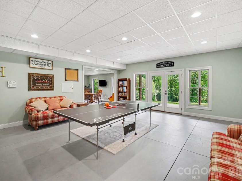 401 Yorkfield Drive, Shelby, NC 28150.  MLS# CAR4391429, YatesRealty ID 30923. Recreation room in basement