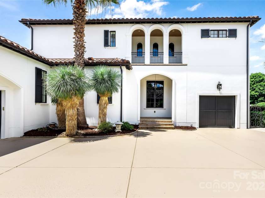 6330 Saint Stephen Lane, Charlotte, NC 28210.  MLS# CAR4279723, YatesRealty ID 30923. 