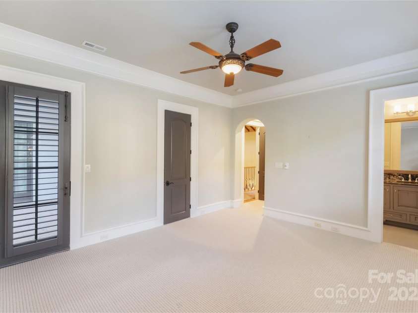 6330 Saint Stephen Lane, Charlotte, NC 28210.  MLS# CAR4279723, YatesRealty ID 30923. 