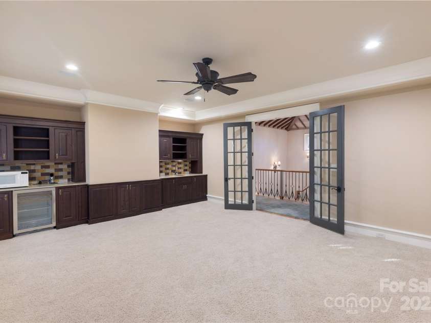 6330 Saint Stephen Lane, Charlotte, NC 28210.  MLS# CAR4279723, YatesRealty ID 30923. 