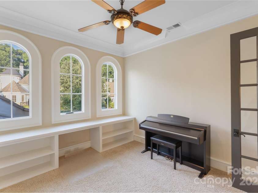 6330 Saint Stephen Lane, Charlotte, NC 28210.  MLS# CAR4279723, YatesRealty ID 30923. 