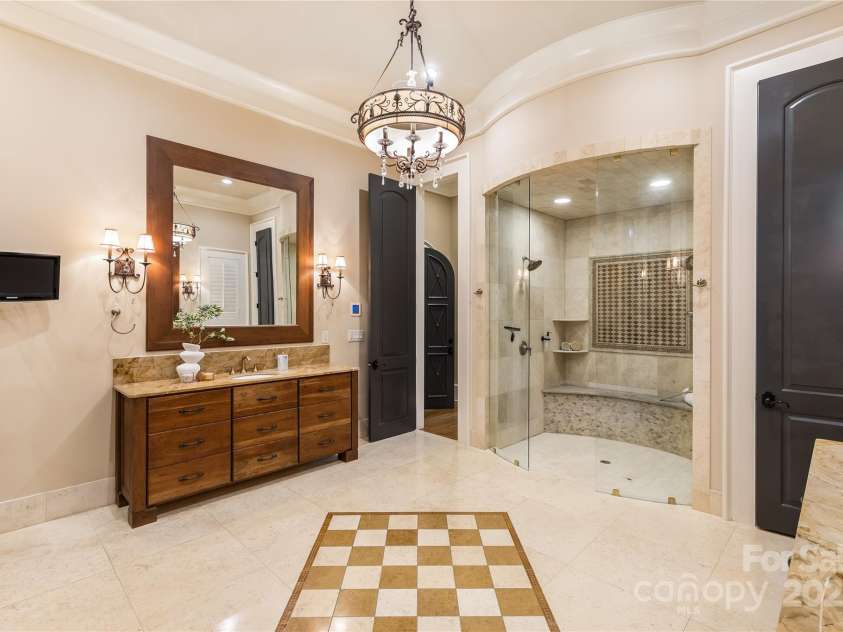 6330 Saint Stephen Lane, Charlotte, NC 28210.  MLS# CAR4279723, YatesRealty ID 30923. 
