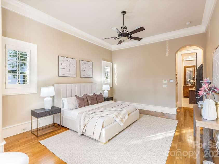 6330 Saint Stephen Lane, Charlotte, NC 28210.  MLS# CAR4279723, YatesRealty ID 30923. 