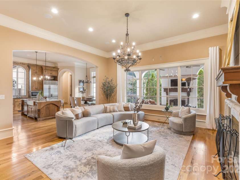 6330 Saint Stephen Lane, Charlotte, NC 28210.  MLS# CAR4279723, YatesRealty ID 30923. 