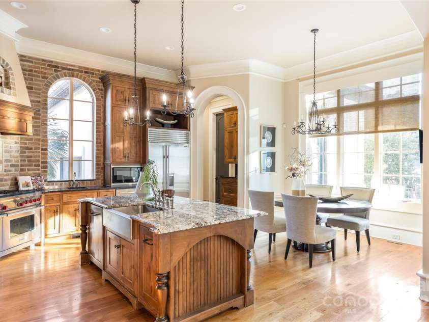 6330 Saint Stephen Lane, Charlotte, NC 28210.  MLS# CAR4279723, YatesRealty ID 30923. 
